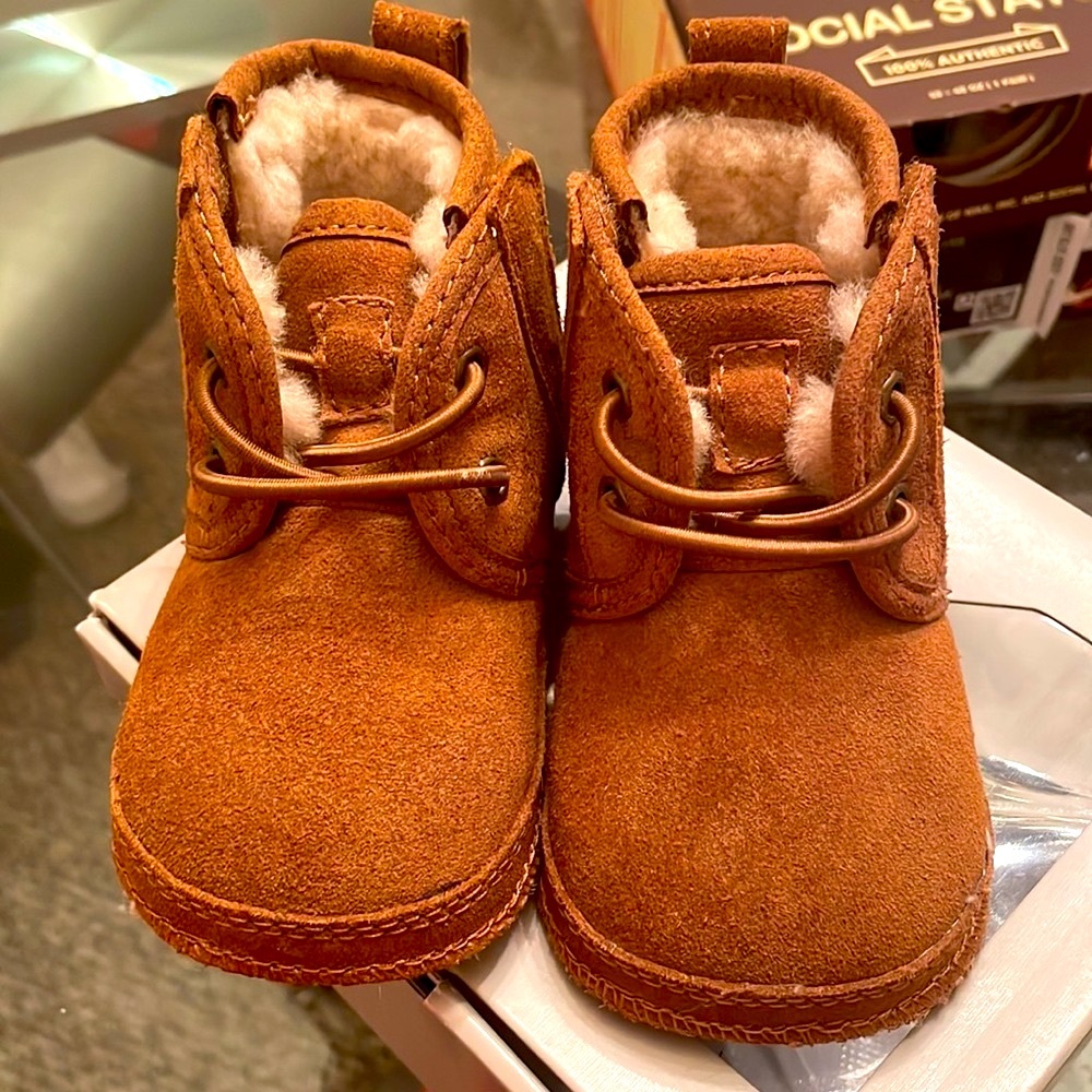 Ugg boots - Picture 2 of 4